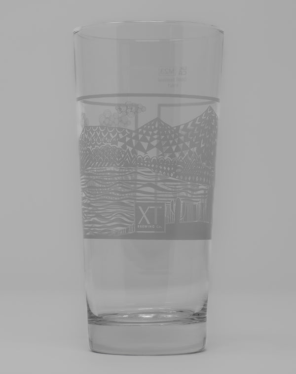 XT Brewery Scenic Engraved Straight Pint Glass – 568ml